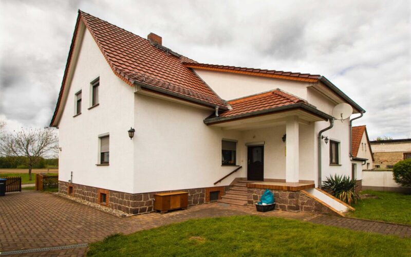 Hofansicht-mit-Eingang