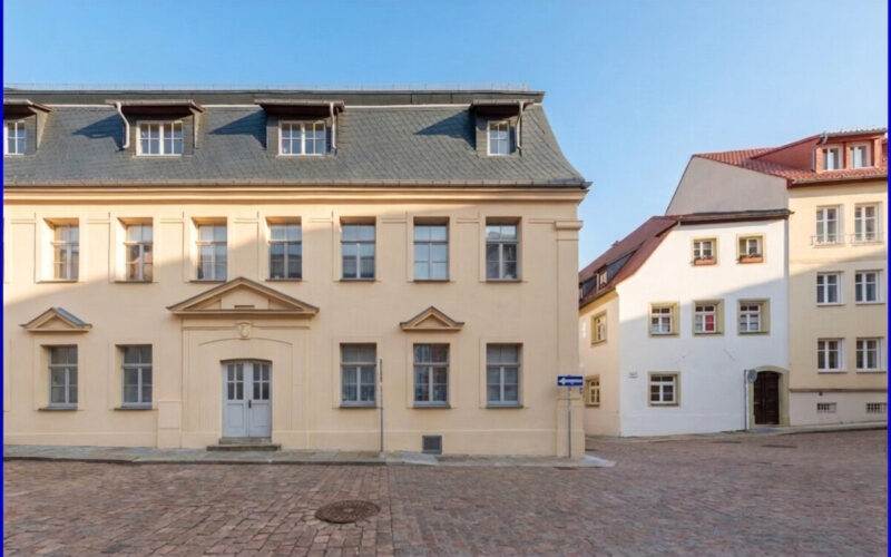 Westseite Hauseingang